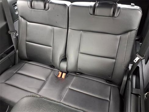 Used 2023 Ford Explorer Limited w/ Limited Technology Package image 12