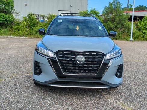 Used 2021 Nissan Kicks SR w/ SR Premium Package FWD image 2