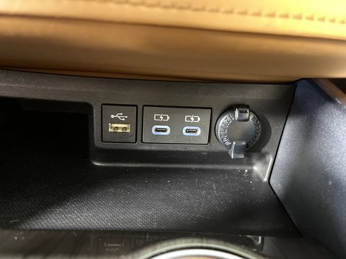 Certified 2024 Toyota Highlander Platinum AWD/4WD image 30