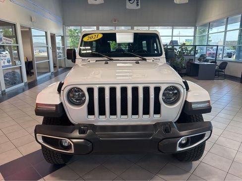 Used 2021 Jeep Wrangler Unlimited Sahara AWD/4WD image 2
