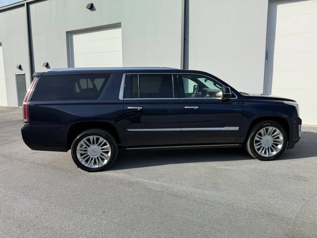 Used 2019 Cadillac Escalade ESV Platinum AWD/4WD image 9