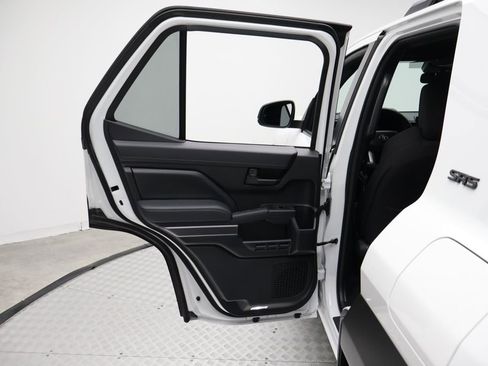 Used 2025 Toyota 4Runner SR5 image 21