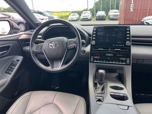 Used 2019 Toyota Avalon XLE w/ Moonroof Package FWD image 17