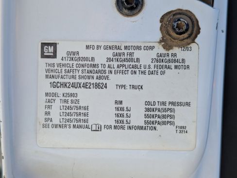 Used 2004 Chevrolet Silverado 2500 W/T AWD/4WD image 36