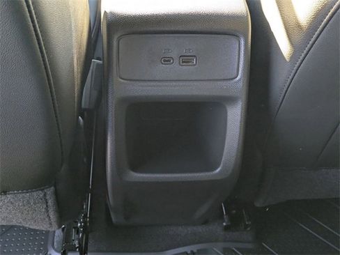 New 2026 Chevrolet Trax RS w/ Sunroof Package image 28