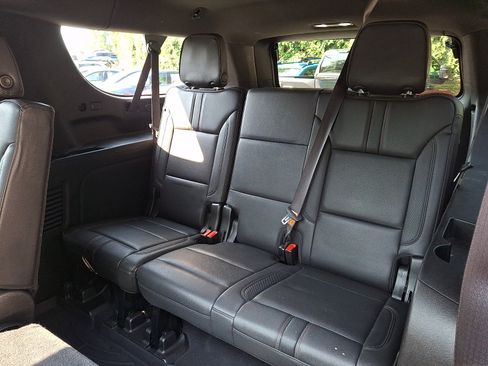 Used 2021 Chevrolet Suburban RST w/ Max Trailering Package AWD/4WD image 10