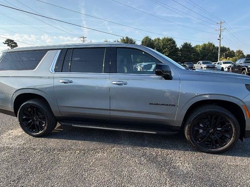 New 2026 Chevrolet Suburban Premier AWD/4WD image 8