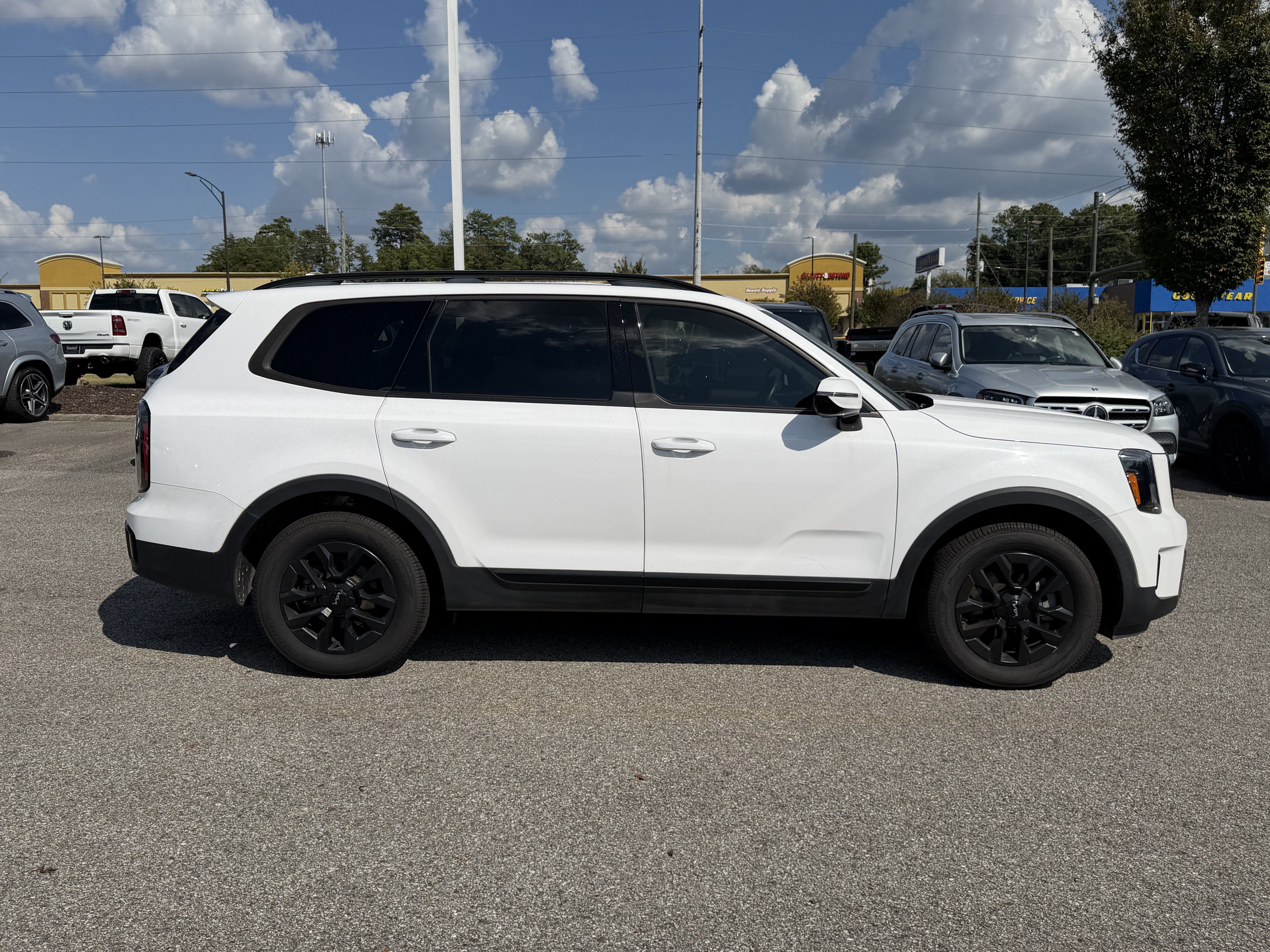 Used 2024 Kia Telluride SX Prestige X-Pro AWD/4WD image 11
