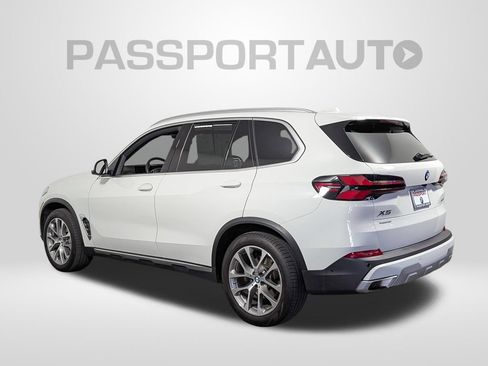 Used 2025 BMW X5 xDrive40i w/ Premium Package AWD/4WD image 3