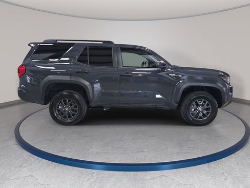 Used 2025 Toyota 4Runner SR5 AWD/4WD image 5