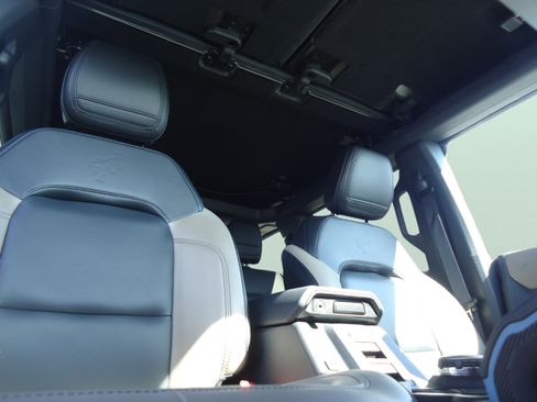 Used 2024 Ford Bronco Wildtrak AWD/4WD image 31