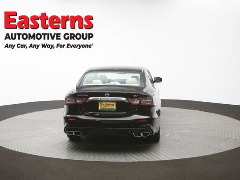 Used 2022 Nissan Maxima SV FWD image 37