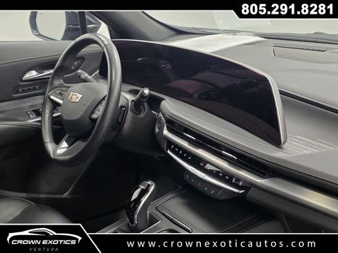Used 2025 Cadillac XT4 Premium Luxury w/ Cold Weather Package FWD image 10