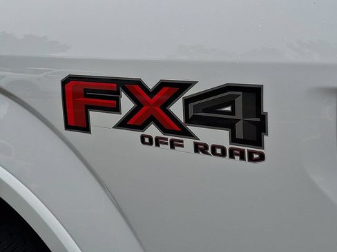 Used 2018 Ford F150 Lariat w/ Equipment Group 502A Luxury AWD/4WD image 32