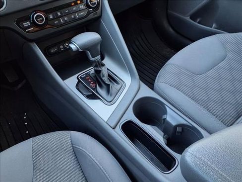 Used 2019 Kia Niro LX image 18
