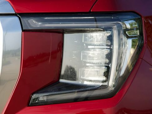 Used 2021 GMC Yukon Denali w/ LPO, Illumination Package AWD/4WD image 4