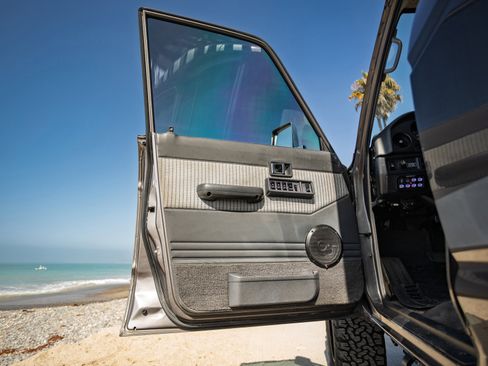 Used 1990 Toyota Land Cruiser image 38