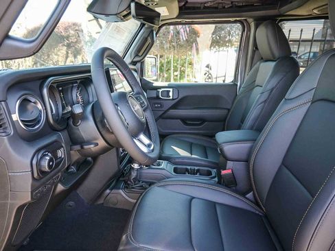 New 2025 Jeep Wrangler Sahara w/ Technology Group image 26