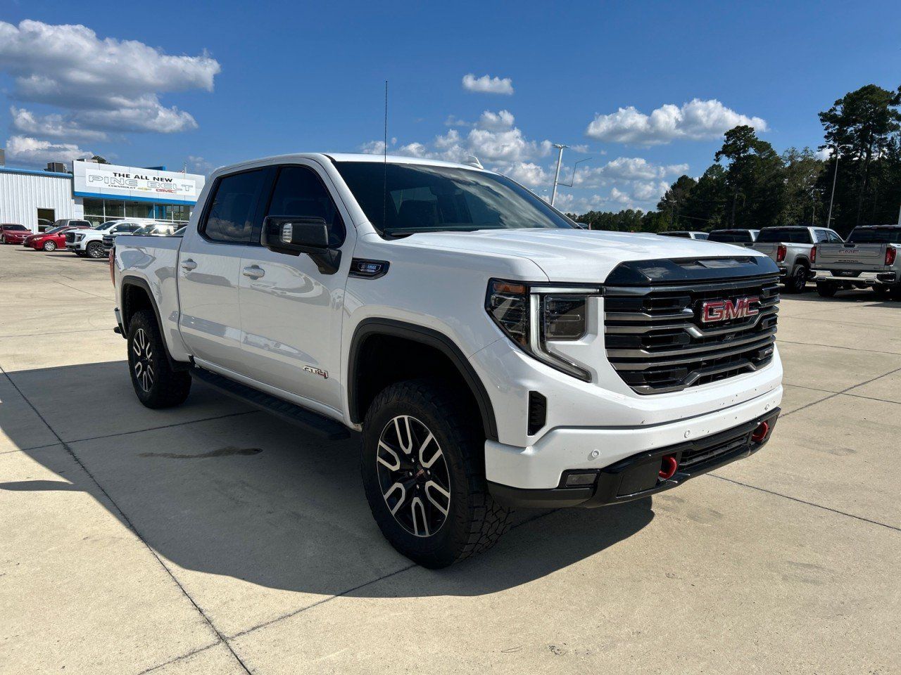 Used 2025 GMC Sierra 1500 AT4 w/ AT4 Premium Package AWD/4WD image 2