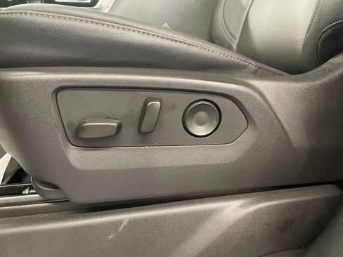 Used 2024 Chevrolet Silverado 1500 RST AWD/4WD image 33