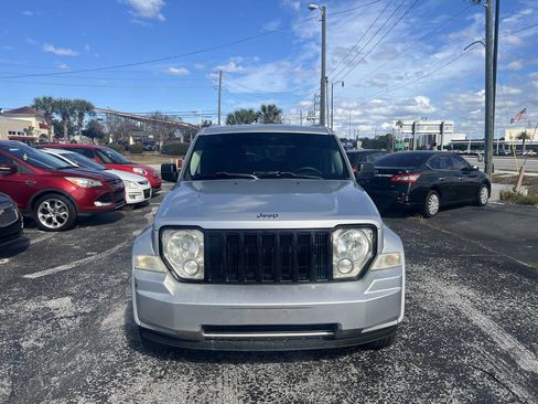 Used 2011 Jeep Liberty Sport image 1