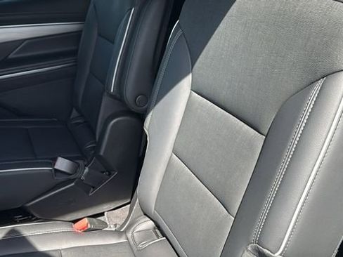 Used 2025 Buick Enclave Preferred image 26