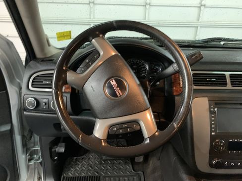 Used 2013 GMC Sierra 2500 SLT w/ SLT Convenience Package image 18