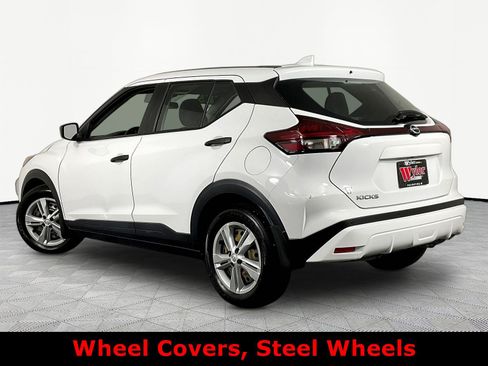 Used 2023 Nissan Kicks S FWD image 4
