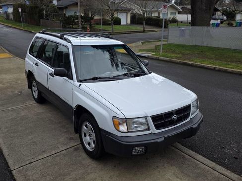 Used 2000 Subaru Forester L image 3