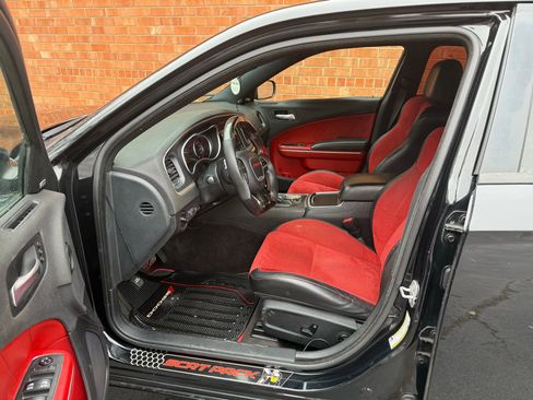 Used 2018 Dodge Charger R/T Scat Pack w/ Dynamics Package image 23