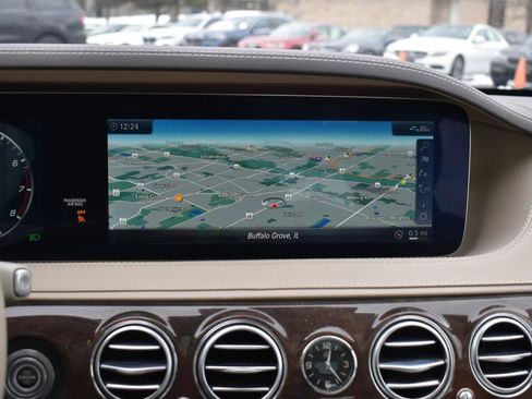 Used 2019 Mercedes-Benz S 560 4MATIC Sedan image 21