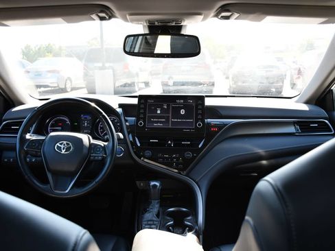 Used 2023 Toyota Camry SE w/ Cold Weather Package FWD image 16
