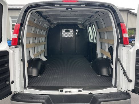 Used 2025 Chevrolet Express 2500 w/ Driver Convenience Package RWD image 13