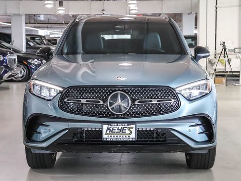 Used 2025 Mercedes-Benz GLC 300 4MATIC image 6