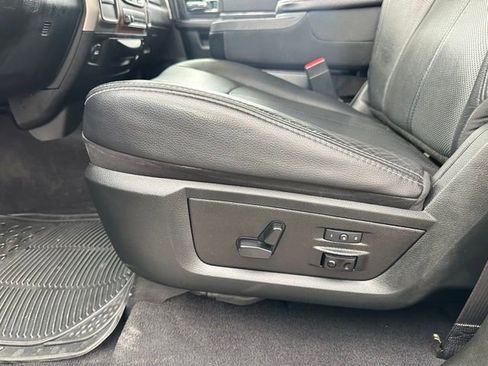 Used 2018 RAM 2500 Laramie w/ Convenience Group image 12