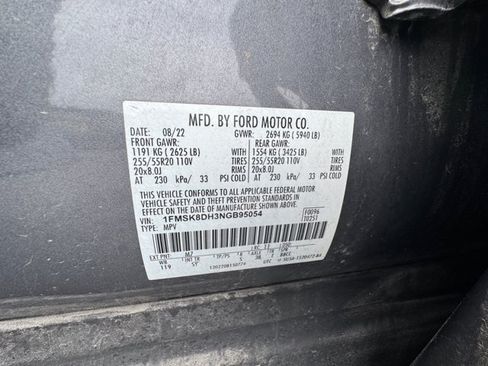 Used 2022 Ford Explorer XLT w/ Equipment Group 202A AWD/4WD image 31