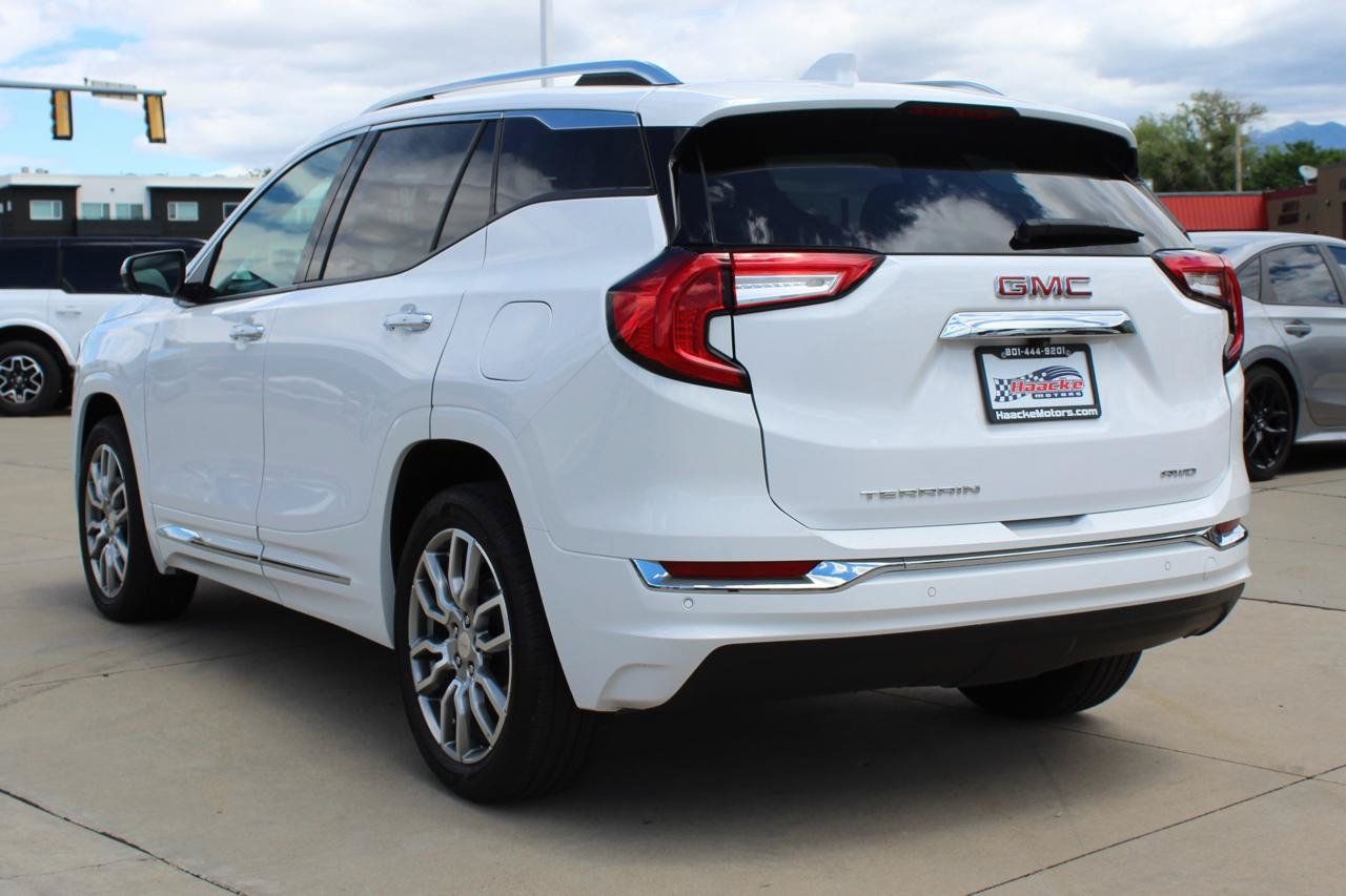 Used 2024 GMC Terrain Denali w/ Denali Premium Package AWD/4WD image 38