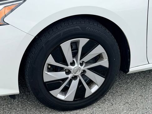 Used 2019 Nissan Altima 2.5 S FWD image 9