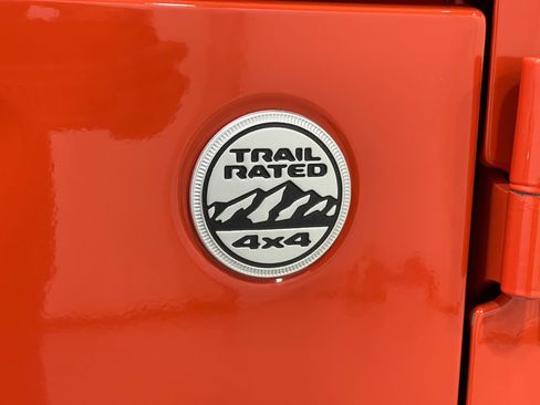 Used 2020 Jeep Wrangler Unlimited Sahara w/ Uconnect 4C Nav & Sound Group AWD/4WD image 37