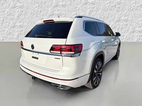 Used 2023 Volkswagen Atlas SEL Premium image 3