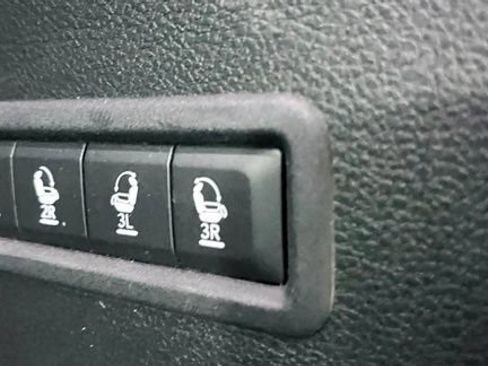 Used 2022 Jeep Wagoneer Series III AWD/4WD image 5