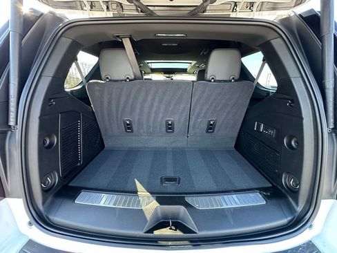 Used 2025 GMC Yukon Denali w/ Sun & Power Step Package image 20