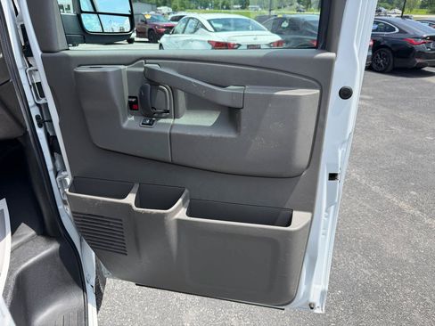 Used 2022 Chevrolet Express 2500 w/ Driver Convenience Package RWD image 19