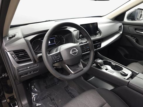 Used 2026 Nissan Rogue SV AWD/4WD image 13