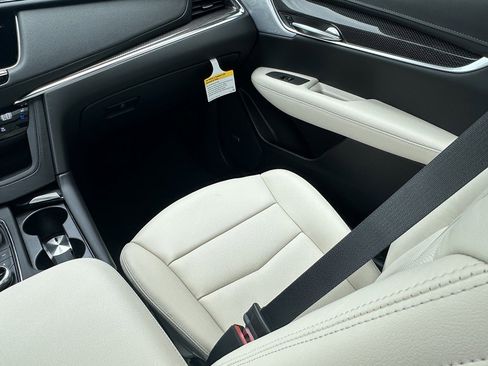 New 2025 Cadillac XT5 Sportv w/ Technology Package AWD/4WD image 13