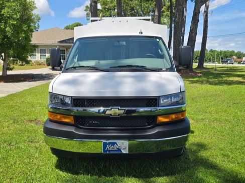 New 2025 Chevrolet Express 3500 w/ Power Convenience Package RWD image 9