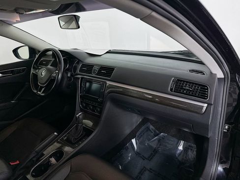 Used 2017 Volkswagen Passat 1.8T SE image 37
