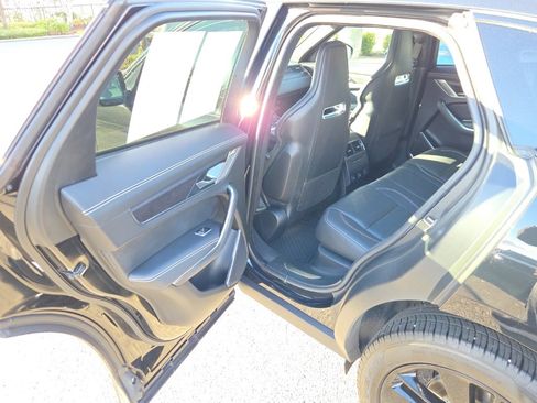 Used 2024 Jaguar F-PACE R-Dynamic S image 15