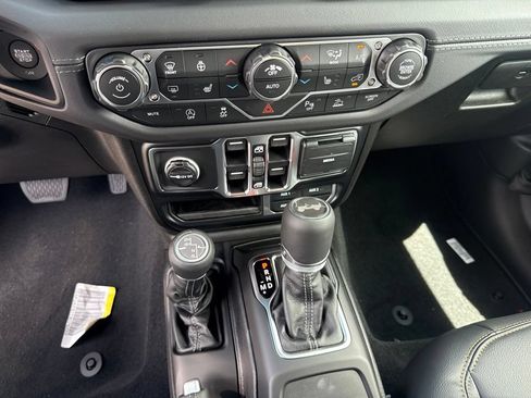 New 2026 Jeep Wrangler Unlimited Sahara AWD/4WD image 14