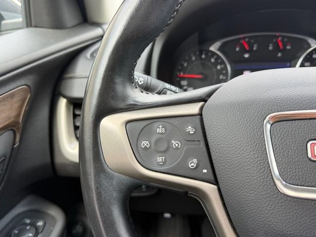 Used 2020 GMC Terrain Denali w/ Denali Premium Package FWD image 12